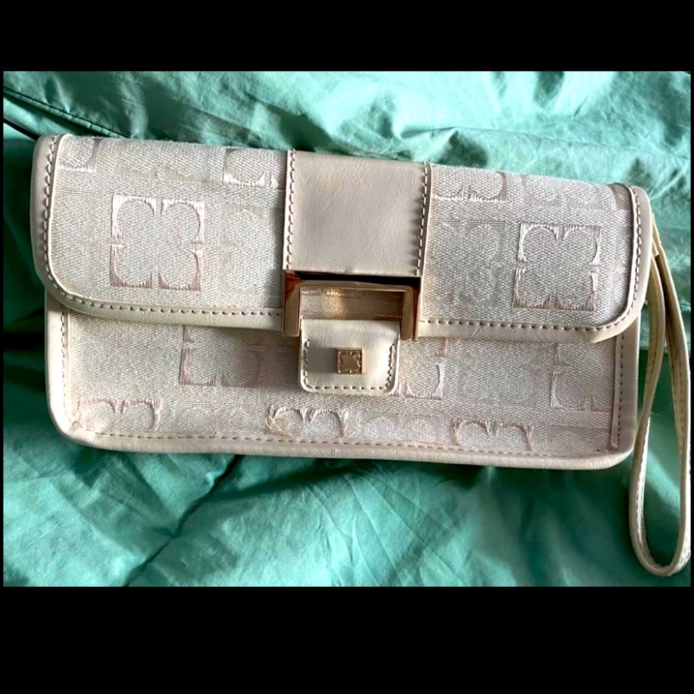 Liz Claiborne Wristlet